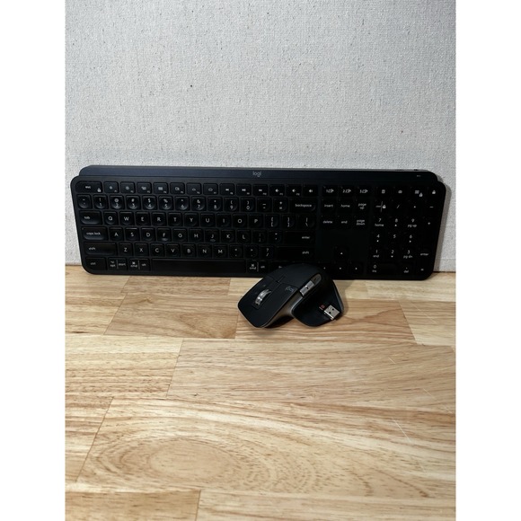 Logitech MX Keys Keyboard + MX Master 3 for Mac Mouse Combo – Unifying Receiver - Picture 4 of 13